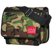 Load image into Gallery viewer, Manhattan Portage Europa (Sm) with Back Zipper and Compartments - Lexington Luggage
